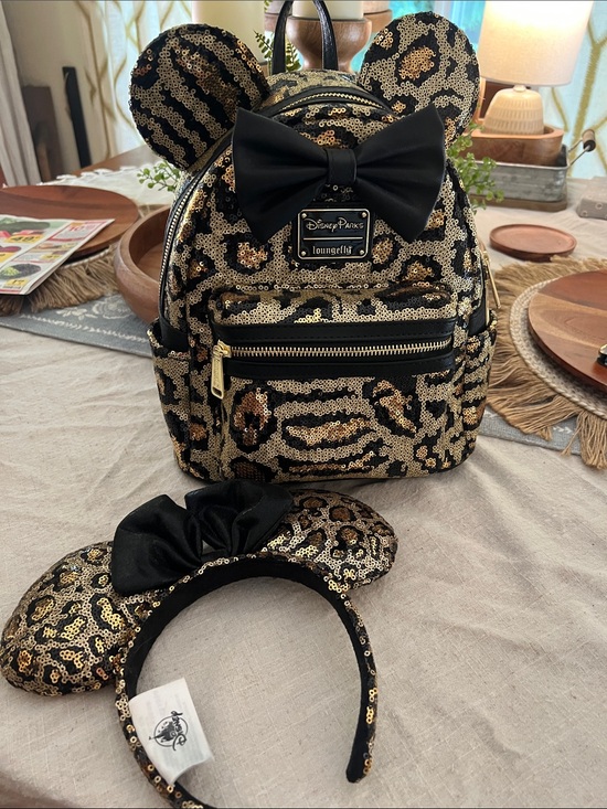 Loungefly Handbags - Loungefly RARE NWT Sequined Leopard Backpack - Black & Gold W/ MATCHING EARS!